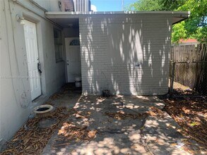 900 NW 17th Ave in Fort Lauderdale, FL - Building Photo - Building Photo