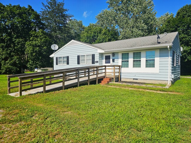 12011 Somerset Ave in Princess Anne, MD - Building Photo - Building Photo