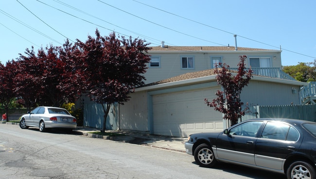 5541 Highland Ave in Richmond, CA - Building Photo - Building Photo
