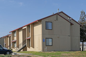 Central Valley II in Los Banos, CA - Building Photo - Building Photo