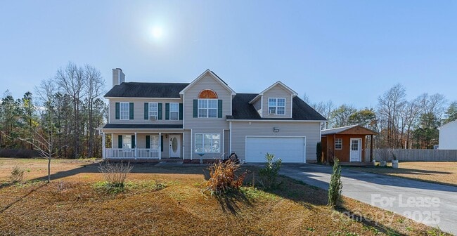 110 Mendover Dr in Jacksonville, NC - Foto de edificio - Building Photo