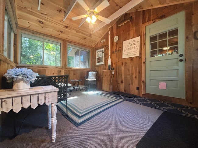 58 Patrician Shores Cir in Meredith, NH - Building Photo - Building Photo