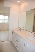 1630 Saratoga Ln in Los Angeles, CA - Building Photo - Building Photo