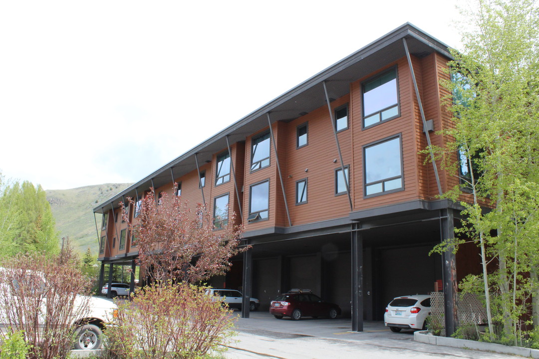 Shervins Apartments in Jackson, WY - Building Photo