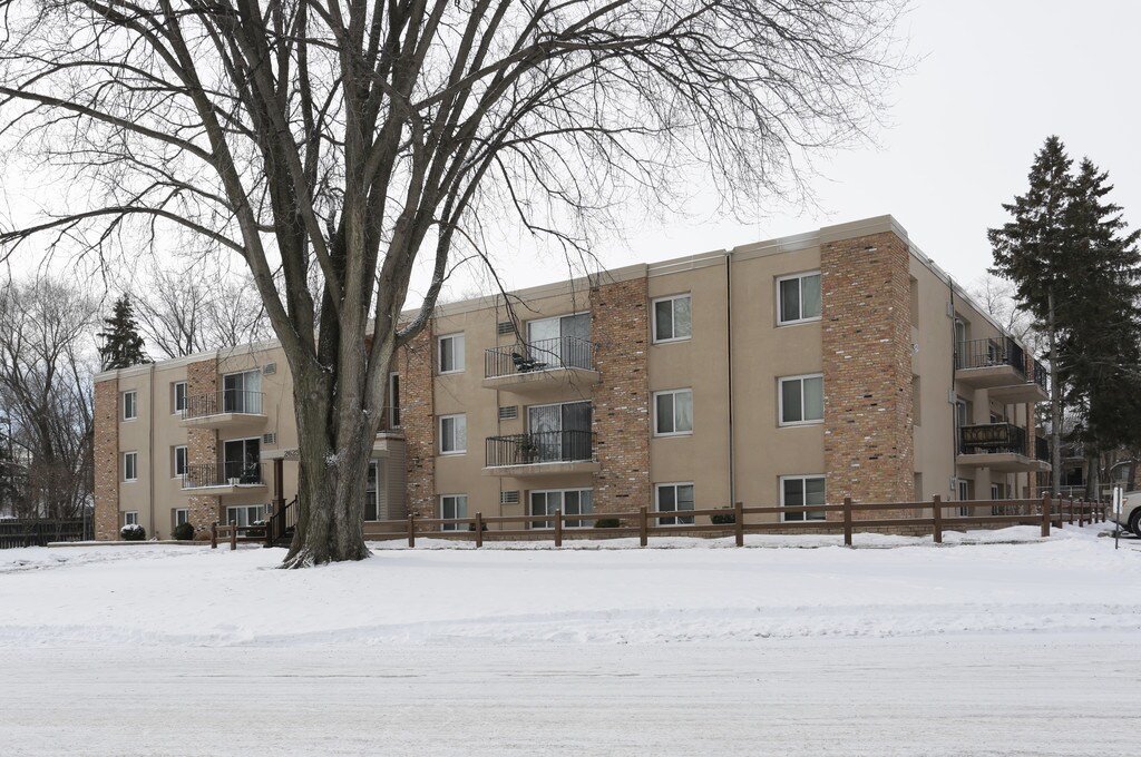 Elmwood Apartments in Anoka, MN