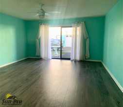 2850 Ocean Shore Blvd in Ormond Beach, FL - Foto de edificio - Building Photo