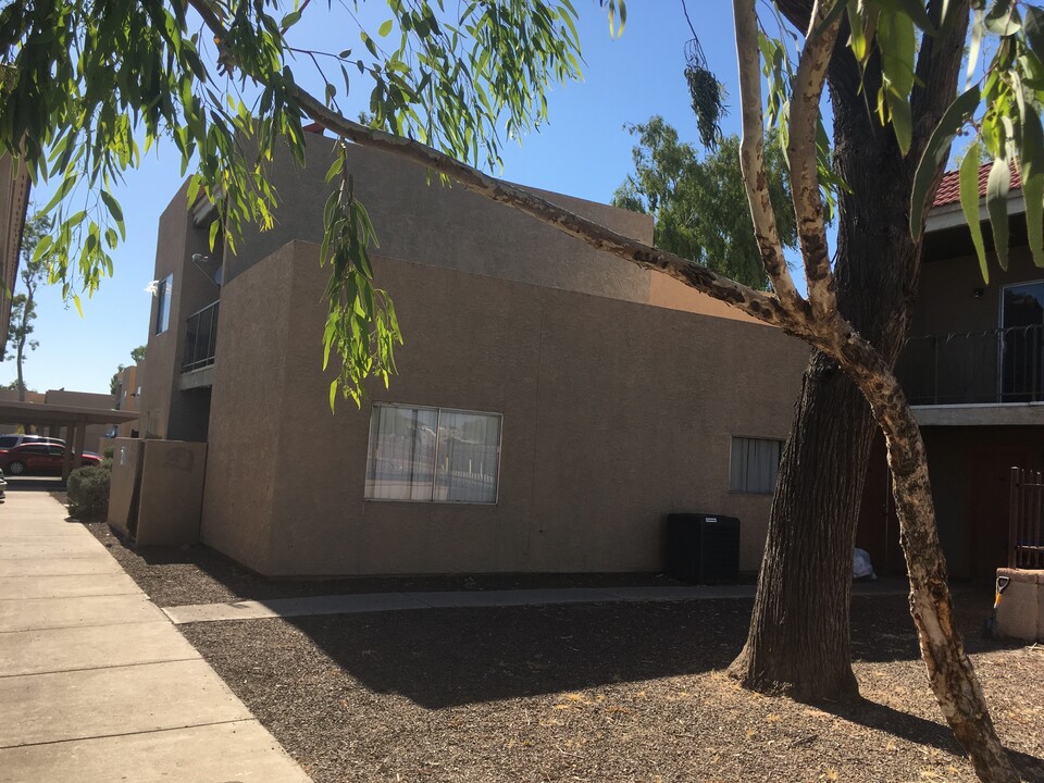 2844 E Monte Cristo Ave in Phoenix, AZ - Building Photo