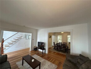 15 Kilburn Ct in Newport, RI - Foto de edificio - Building Photo