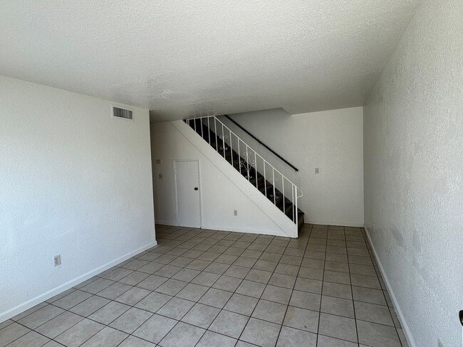 818 Wallace St in Bakersfield, CA - Building Photo - Building Photo