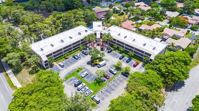 8777 Shadow Wood Blvd in Coral Springs, FL - Building Photo - Building Photo