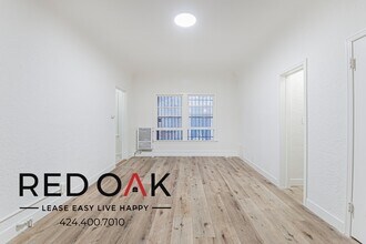 739 Normandie Ave in Los Angeles, CA - Building Photo - Building Photo
