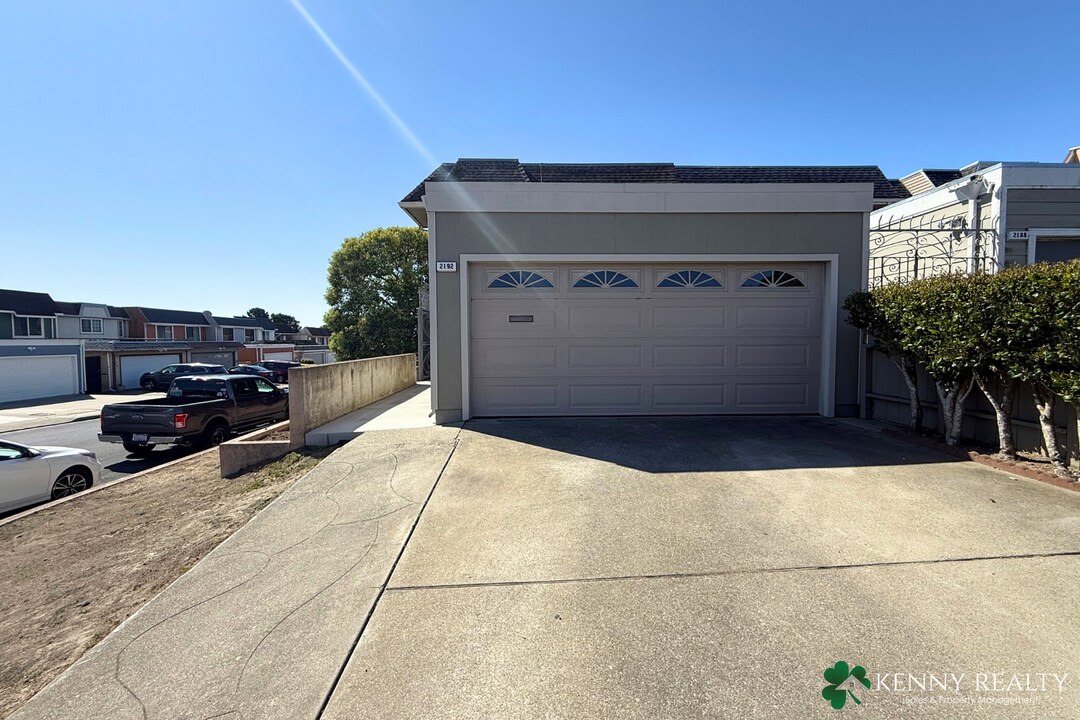 2192 Greendale Dr in South San Francisco, CA - Building Photo