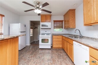 2116 W Avenue D in Temple, TX - Building Photo - Building Photo
