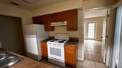 Southern Villas Apartments in Daytona Beach, FL - Building Photo - Building Photo