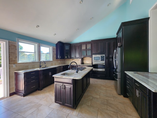56 Frowein Rd in Center Moriches, NY - Building Photo - Building Photo