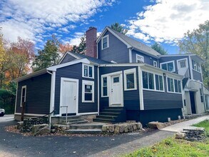 125 Maple St in Carlisle, MA - Building Photo - Building Photo