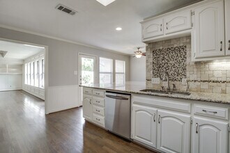 3914 Morman Ln in Addison, TX - Building Photo - Building Photo