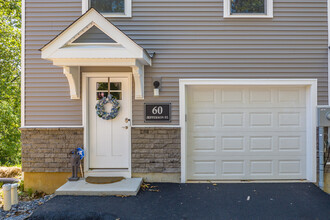 Laurel Hills Townhomes in Easton, PA - Building Photo - Building Photo