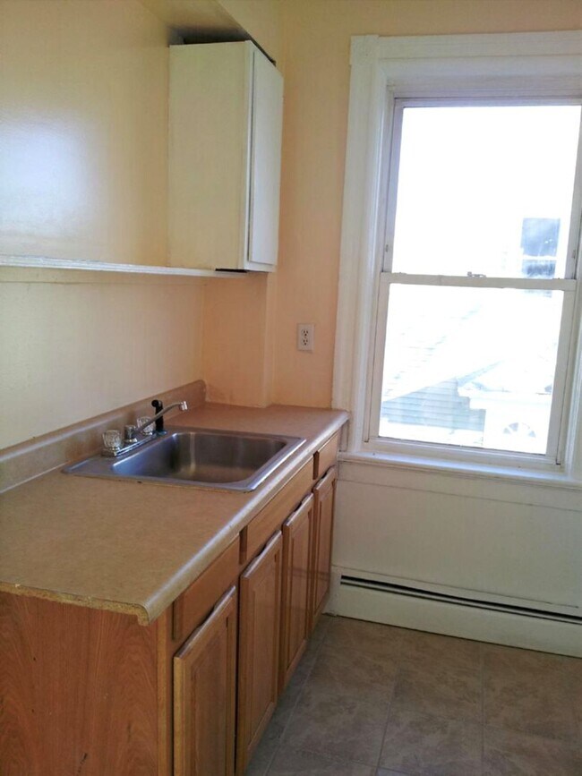 6 Young Ave in Providence, RI - Building Photo - Building Photo