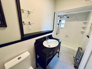 58 Lexington St in Newton, MA - Building Photo - Building Photo