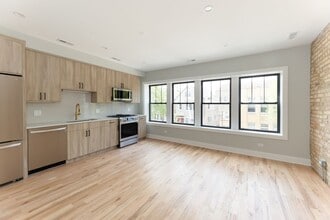 2537 N Campbell Ave, Unit 2535-2 in Chicago, IL - Foto de edificio - Building Photo
