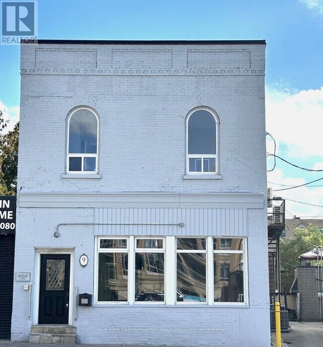 9 Wellington St E in Aurora, ON - Building Photo - Building Photo