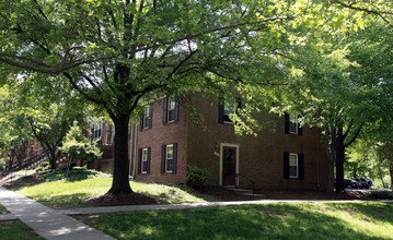 Olde Towne West in Alexandria, VA - Building Photo - Building Photo