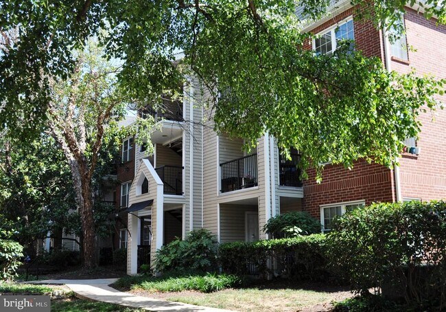 property at 3306 Wyndham Cir