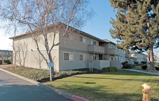 Village Ceres Apartments in Ceres, CA - Building Photo