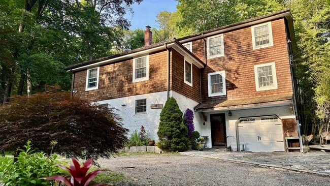 property at 19 Gaylord Dr N