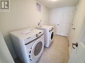 85 Ballinora Ln. in Ottawa, ON - Building Photo - Building Photo