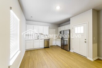 301 Pond Spg Dr in Huntsville, AL - Building Photo - Building Photo