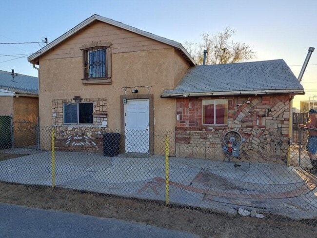 property at 11938 Lee Ave