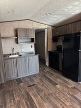 10810 Hufsmith Rd in Tomball, TX - Building Photo - Building Photo