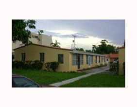 266 Canal St in Miami Springs, FL - Building Photo - Building Photo