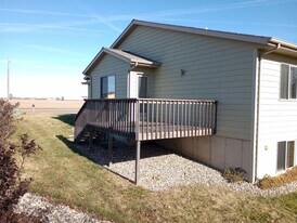 425 E Brian St in Tea, SD - Building Photo