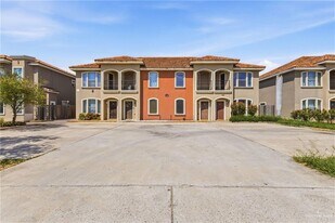 14 E Olympia Ave in McAllen, TX - Building Photo