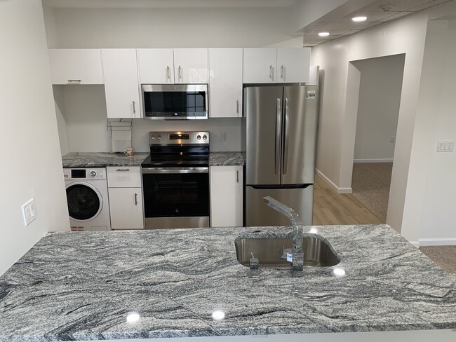190 Westbrook Rd, Unit Apt2A in Essex, CT - Building Photo - Building Photo