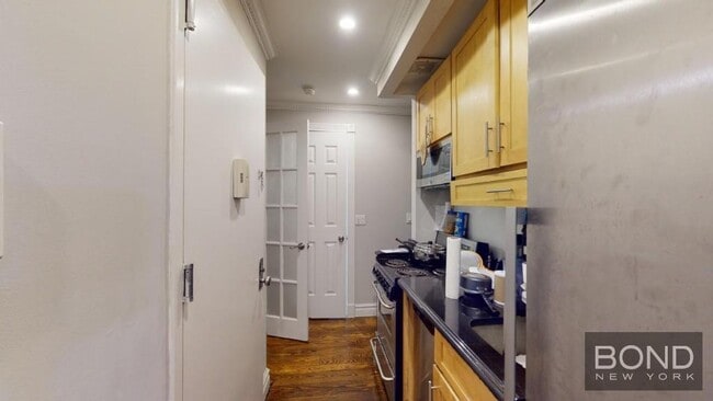 property at 439 W 50th St