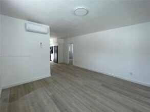 2120 Biarritz Dr, Unit 1 in Miami Beach, FL - Building Photo - Building Photo
