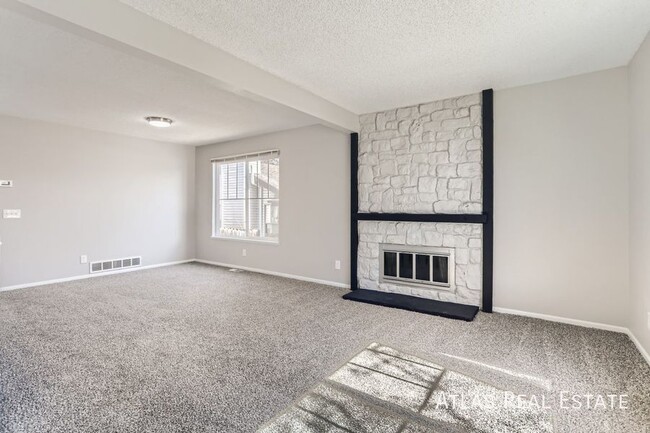 3822 S Ceylon Way in Aurora, CO - Building Photo - Building Photo