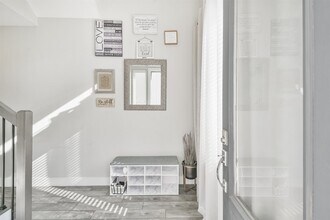 8411 Hempstead Rd in Houston, TX - Building Photo - Building Photo