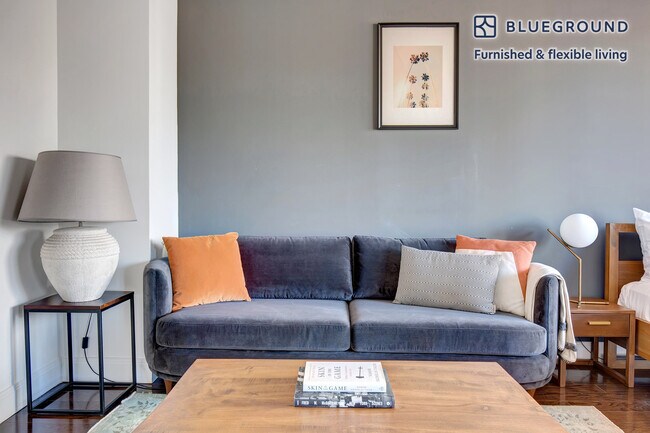 200 E 82nd St in New York, NY - Building Photo - Building Photo