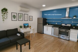 2103 S Harcourt Ave in Los Angeles, CA - Building Photo