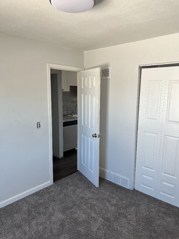 810 Yucca Dr in Lamar, CO - Building Photo - Building Photo