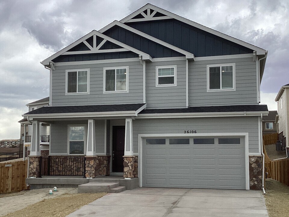 26106 E Calhoun Pl in Aurora, CO - Building Photo