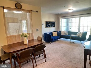 11328 Westbrook Mill Ln, Unit 304 in Fairfax, VA - Building Photo - Building Photo