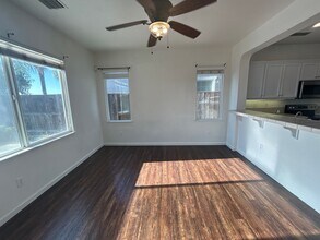 3293 Dewar Ln in Turlock, CA - Building Photo - Building Photo