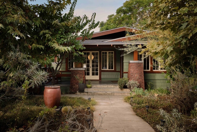 property at 2606 W Ave 30