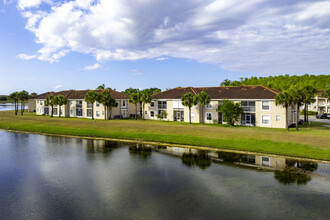 Lakewood in Orlando, FL - Building Photo - Building Photo